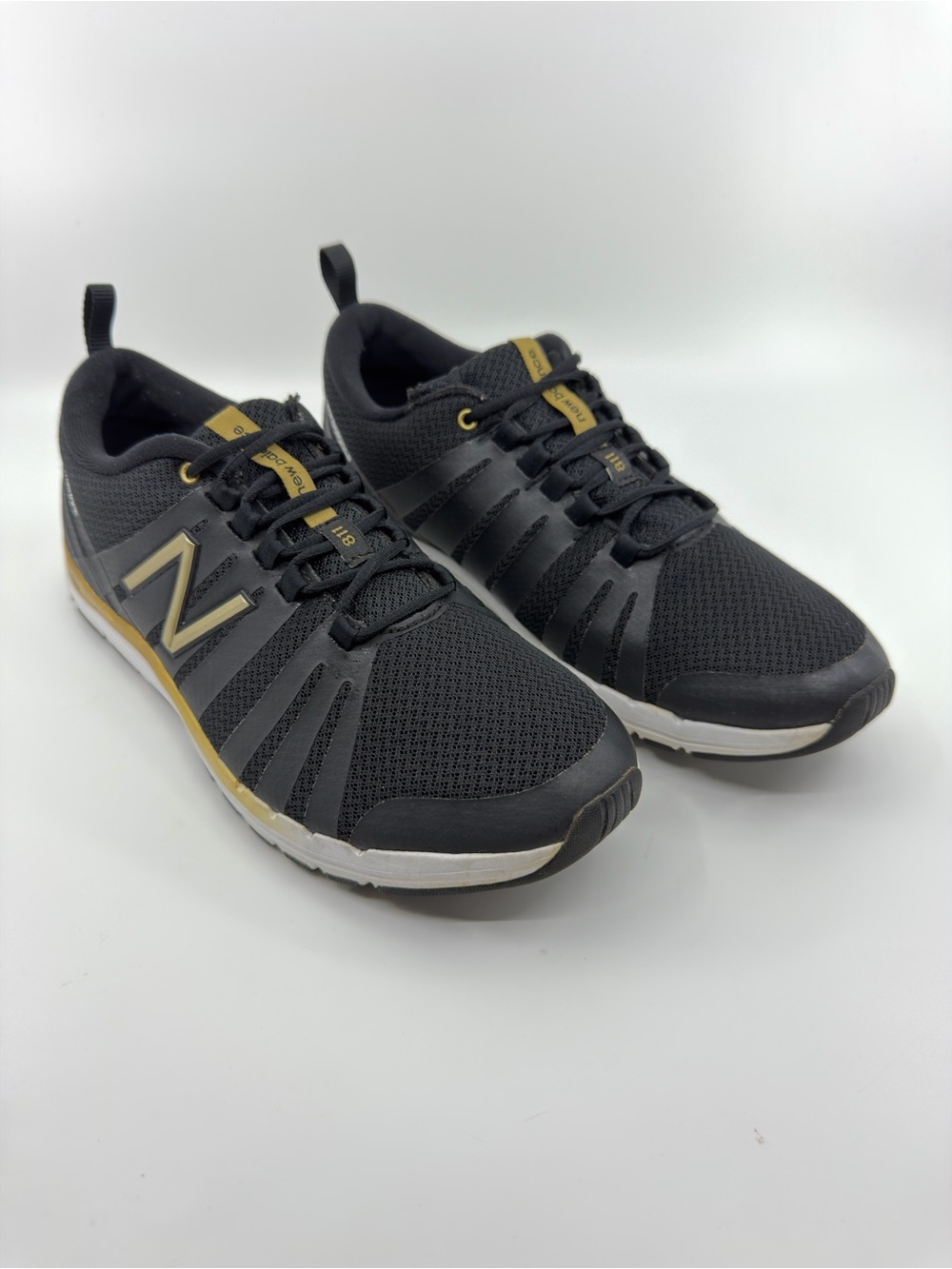 New Balance 811 trainers Color black mesh upper with gold metallic SZ 9